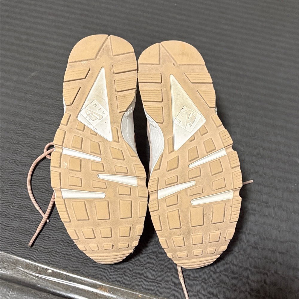 Nike Hurache Particle Beige Sneakers Size 10 - Picture 6 of 7